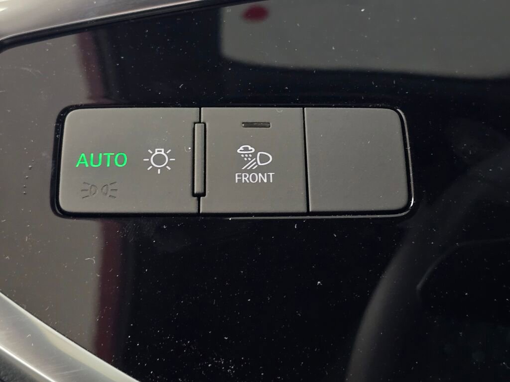 New 2025 Audi Q3 2.0T Premium image 24