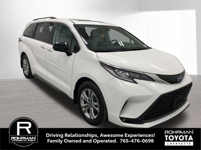 Used 2023 Toyota Sienna XSE w/ XSE Plus Package AWD/4WD image 10