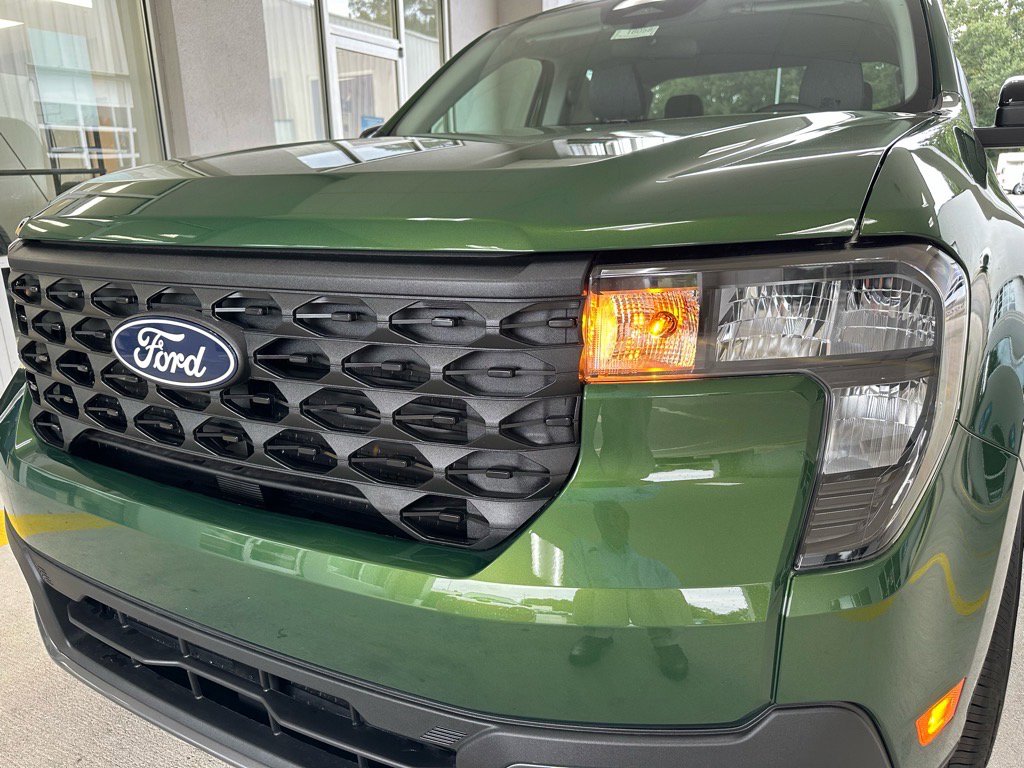 New 2025 Ford Maverick XLT w/ XLT Luxury Package image 2