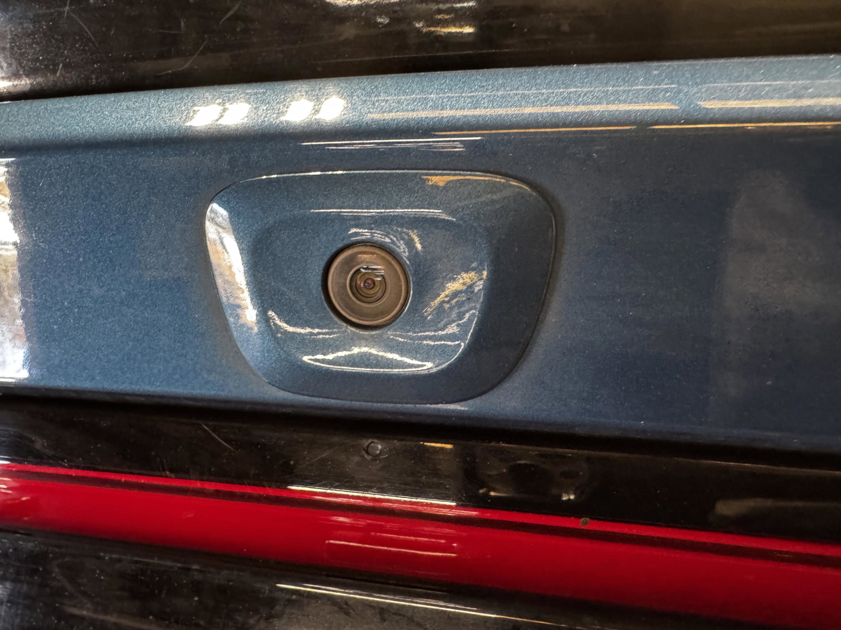 Used 2022 Dodge Charger SXT w/ Driver Convenience Group image 11