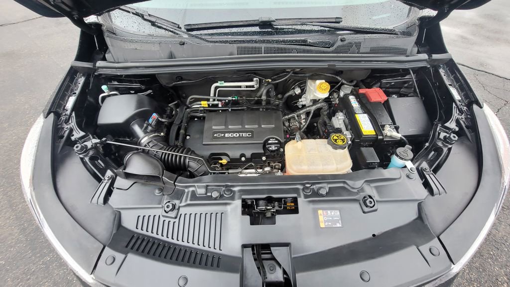 Used 2020 Chevrolet Trax Premier w/ LPO, Cargo Package image 17