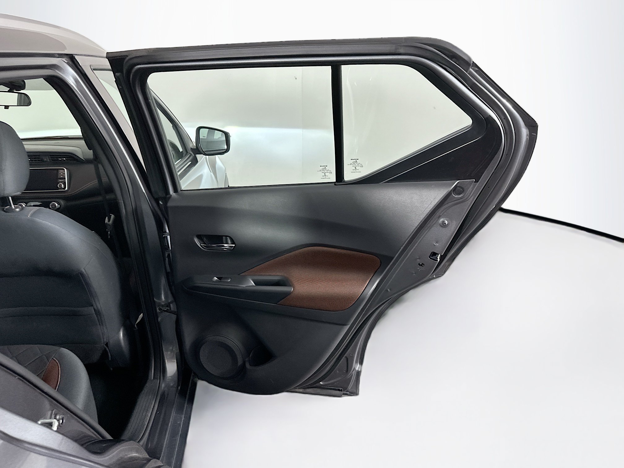Used 2020 Nissan Kicks SR FWD image 26