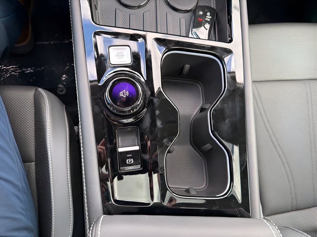 New 2027 Volkswagen Atlas SE AWD/4WD image 17