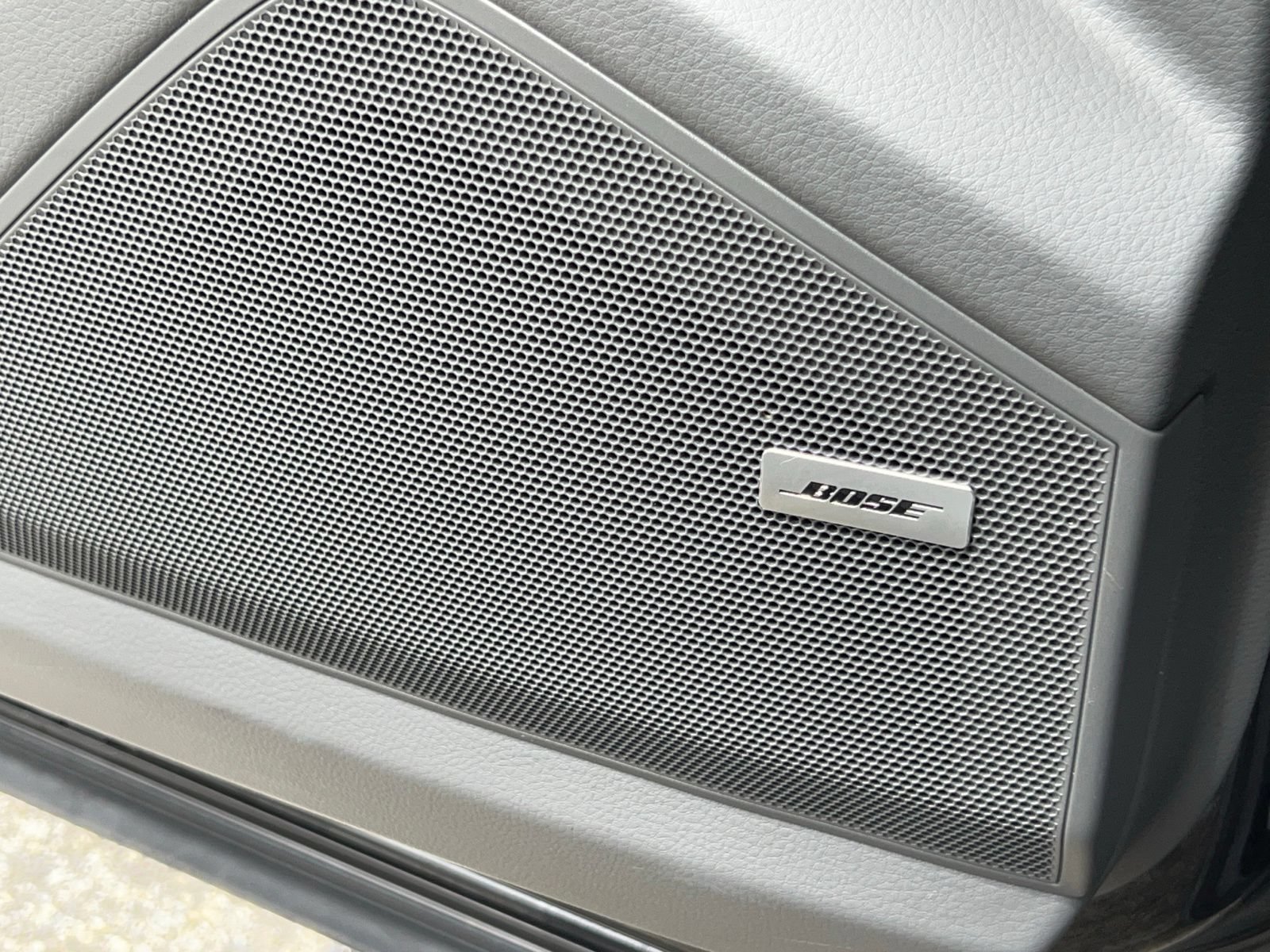Certified 2023 Porsche Cayenne AWD/4WD image 37