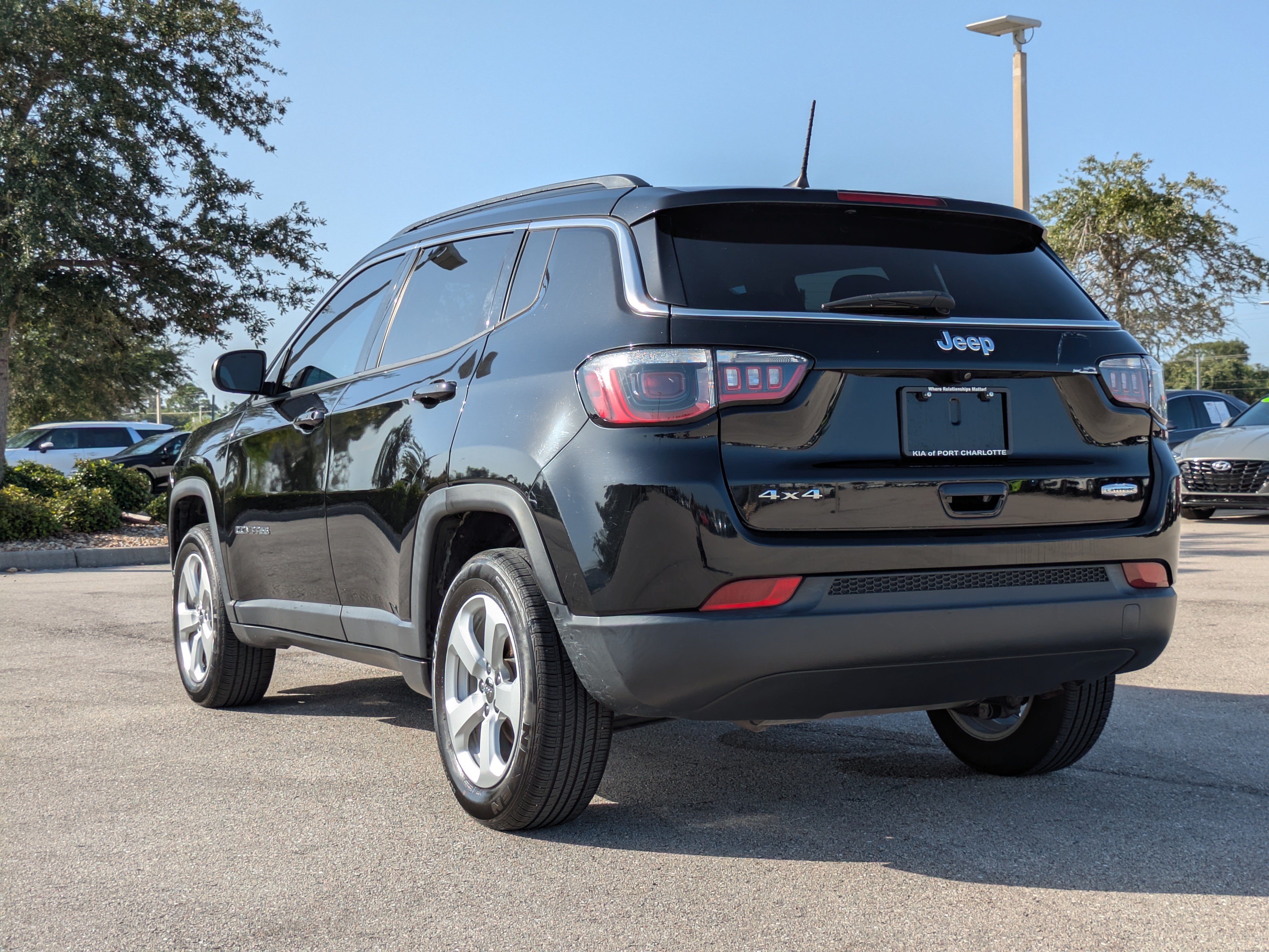 Used 2021 Jeep Compass Latitude w/ Convenience Group AWD/4WD image 6