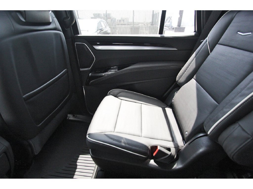 New 2027 Cadillac Escalade Luxury w/ Touring Package AWD/4WD image 12