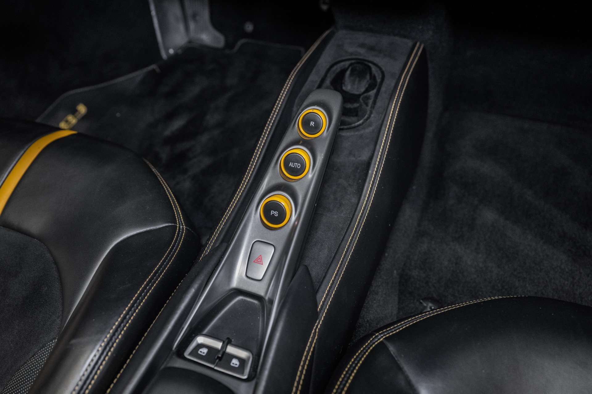 Used 2023 Ferrari F8 Tributo RWD image 35