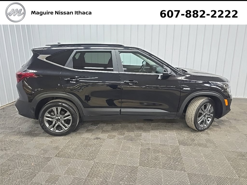 Used 2023 Kia Seltos S w/ Navigation Package AWD/4WD image 3