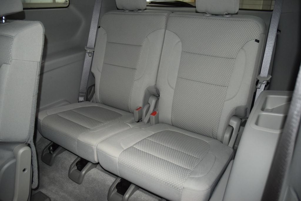 Used 2021 GMC Acadia SLE w/ Driver Convenience Package FWD image 42