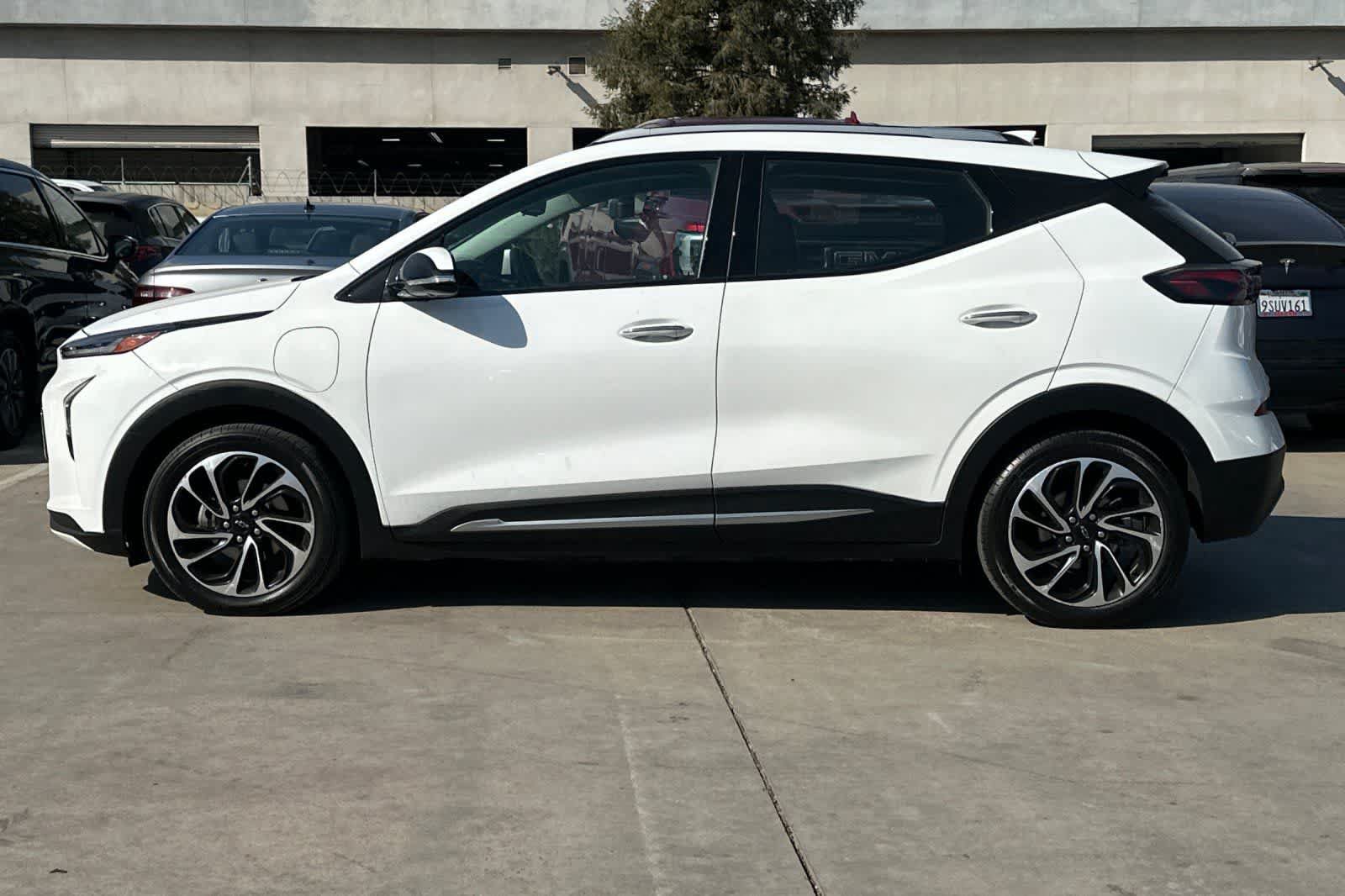 Used 2023 Chevrolet Bolt EUV Premier w/ Super Cruise Package FWD image 6