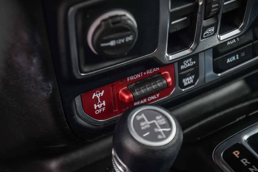 Used 2024 Jeep Wrangler Unlimited Rubicon 4xe AWD/4WD image 25