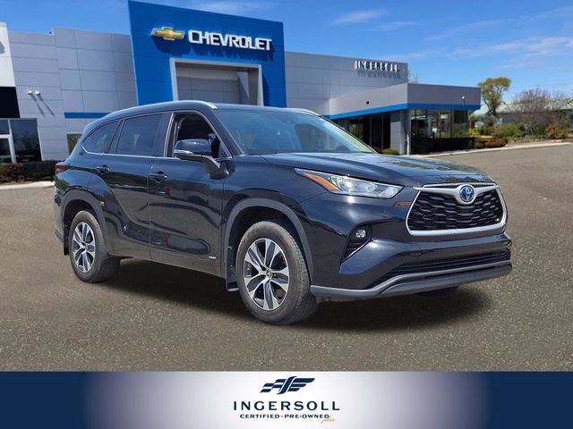 Used 2024 Toyota Highlander XLE