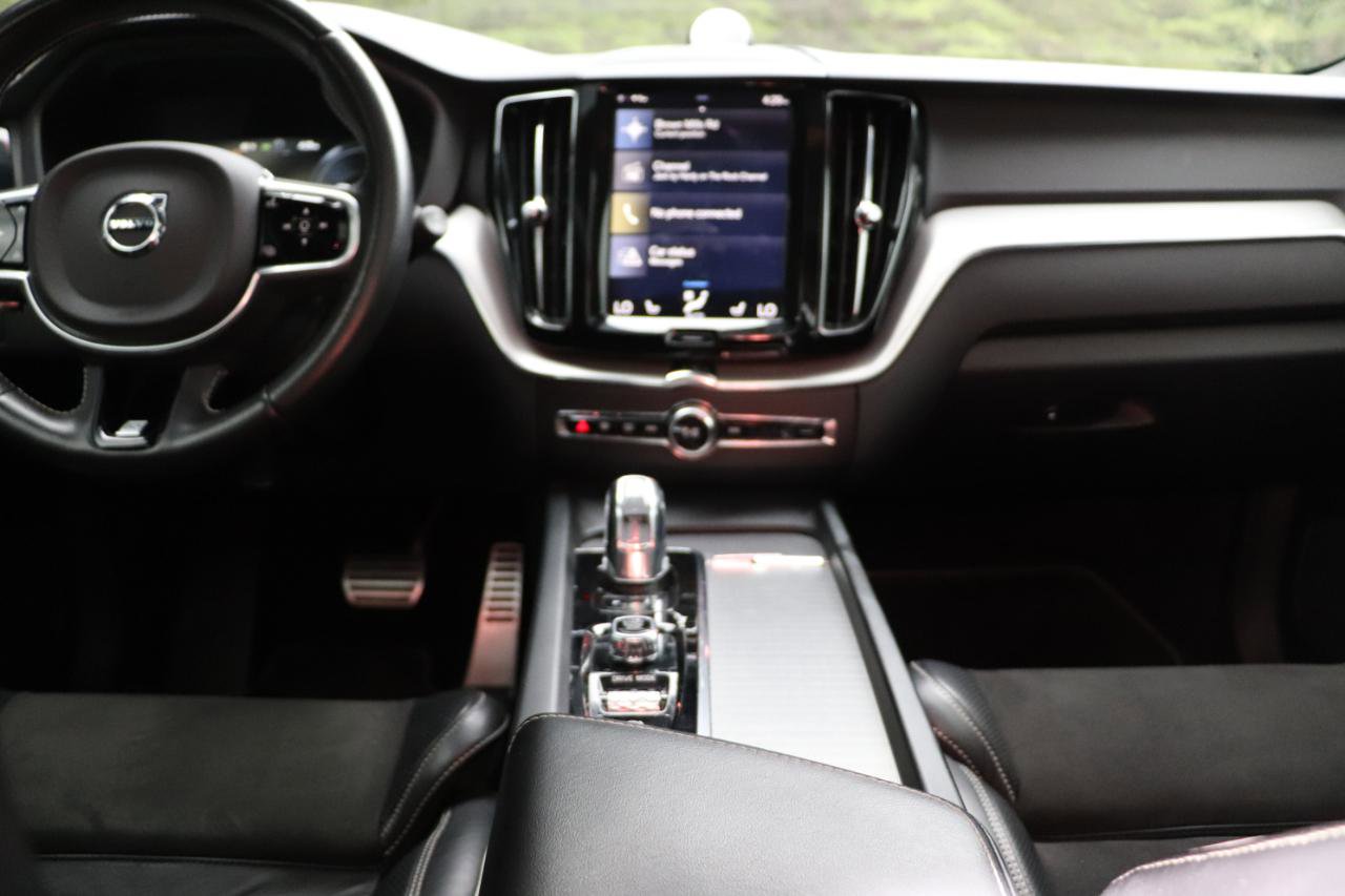 Used 2018 Volvo XC60 T8 R-Design w/ Convenience Package image 17