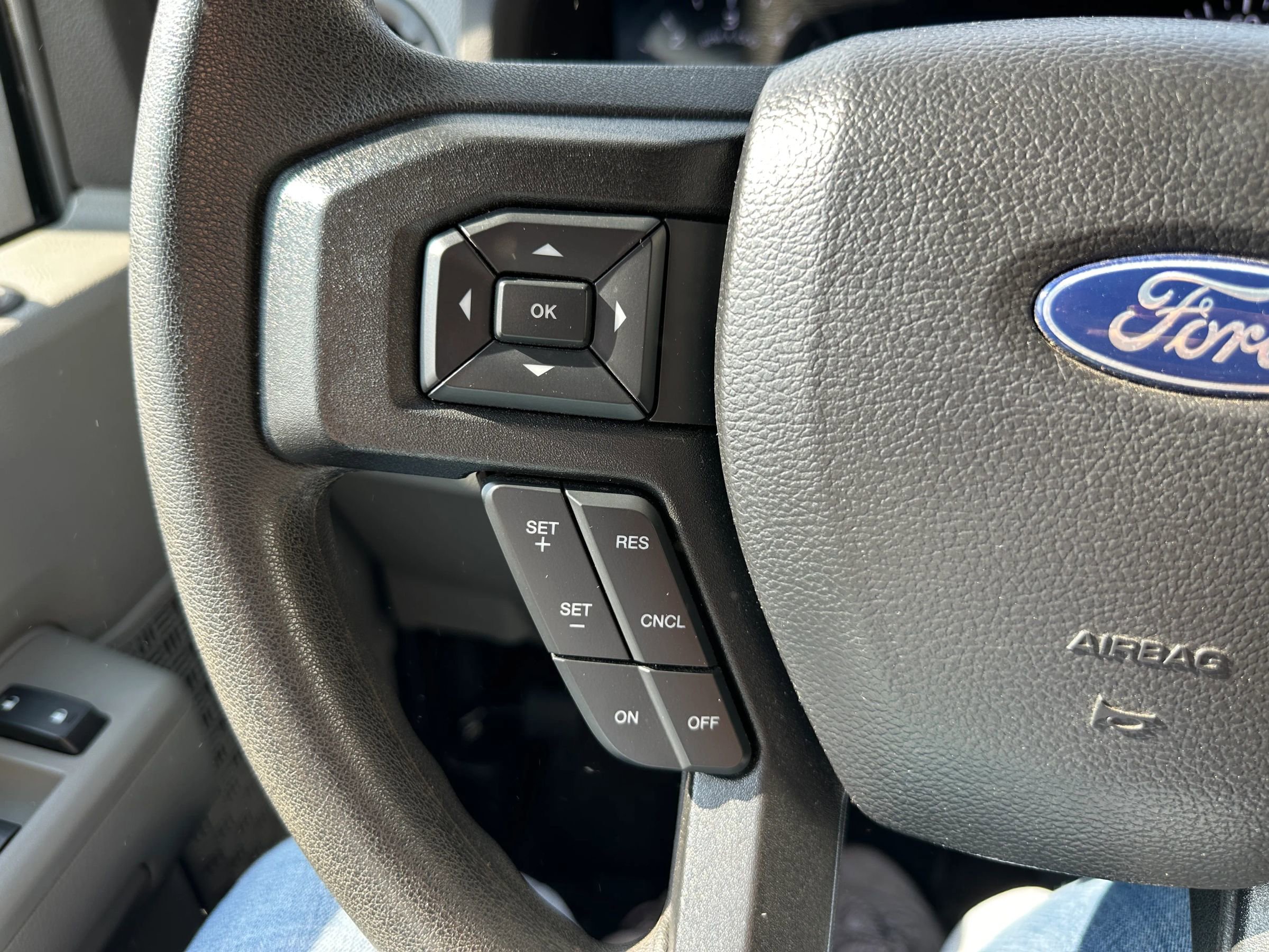 Used 2024 Ford E-450 and Econoline 450 Super Duty w/ Power Windows & Locks Group image 27