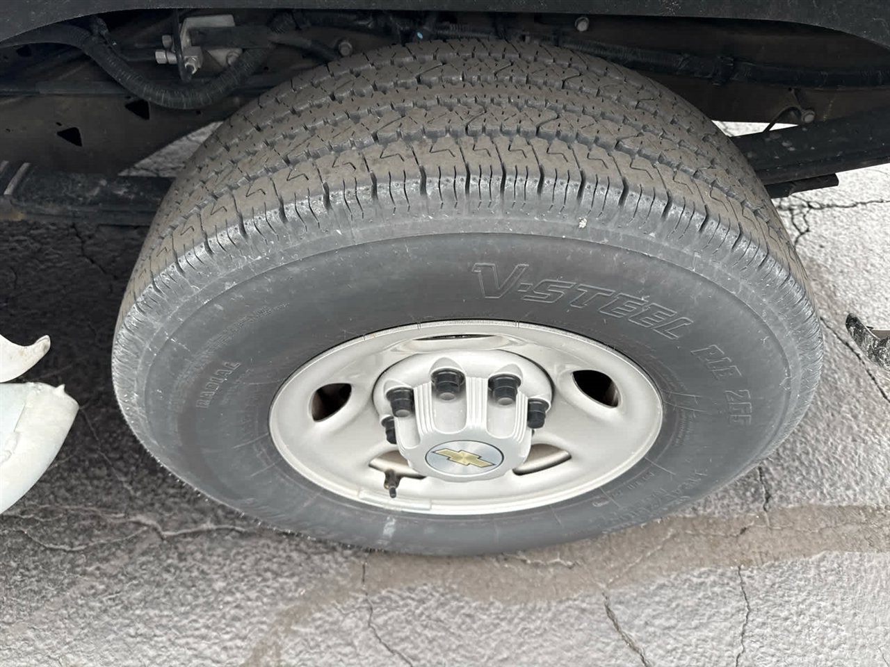 Used 2024 Chevrolet Express 2500 w/ Driver Convenience Package image 9