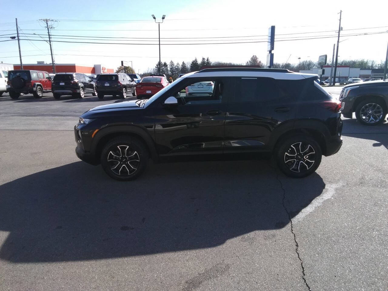 Used 2022 Chevrolet TrailBlazer ACTIV w/ Technology Package image 32