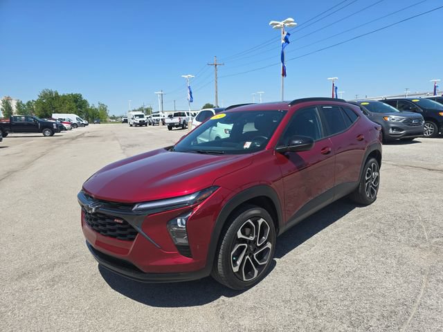 Used 2024 Chevrolet Trax RS w/ Sunroof Package FWD image 9