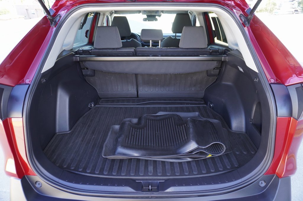 Used 2020 Toyota RAV4 XLE image 8