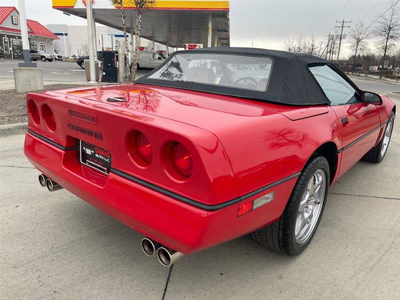 Used 1990 Chevrolet Corvette Convertible RWD image 28