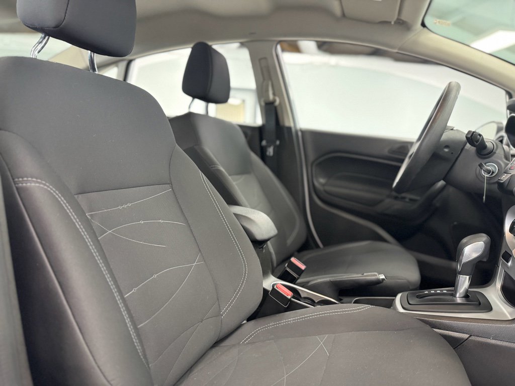 Used 2019 Ford Fiesta SE image 25