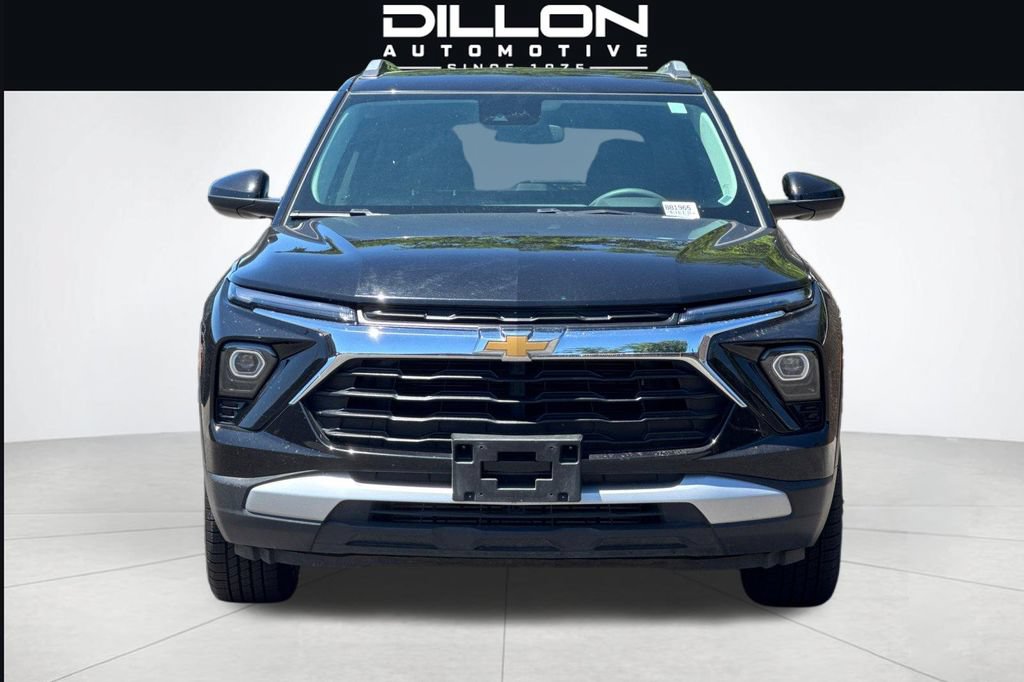 Used 2025 Chevrolet TrailBlazer LT AWD/4WD image 9