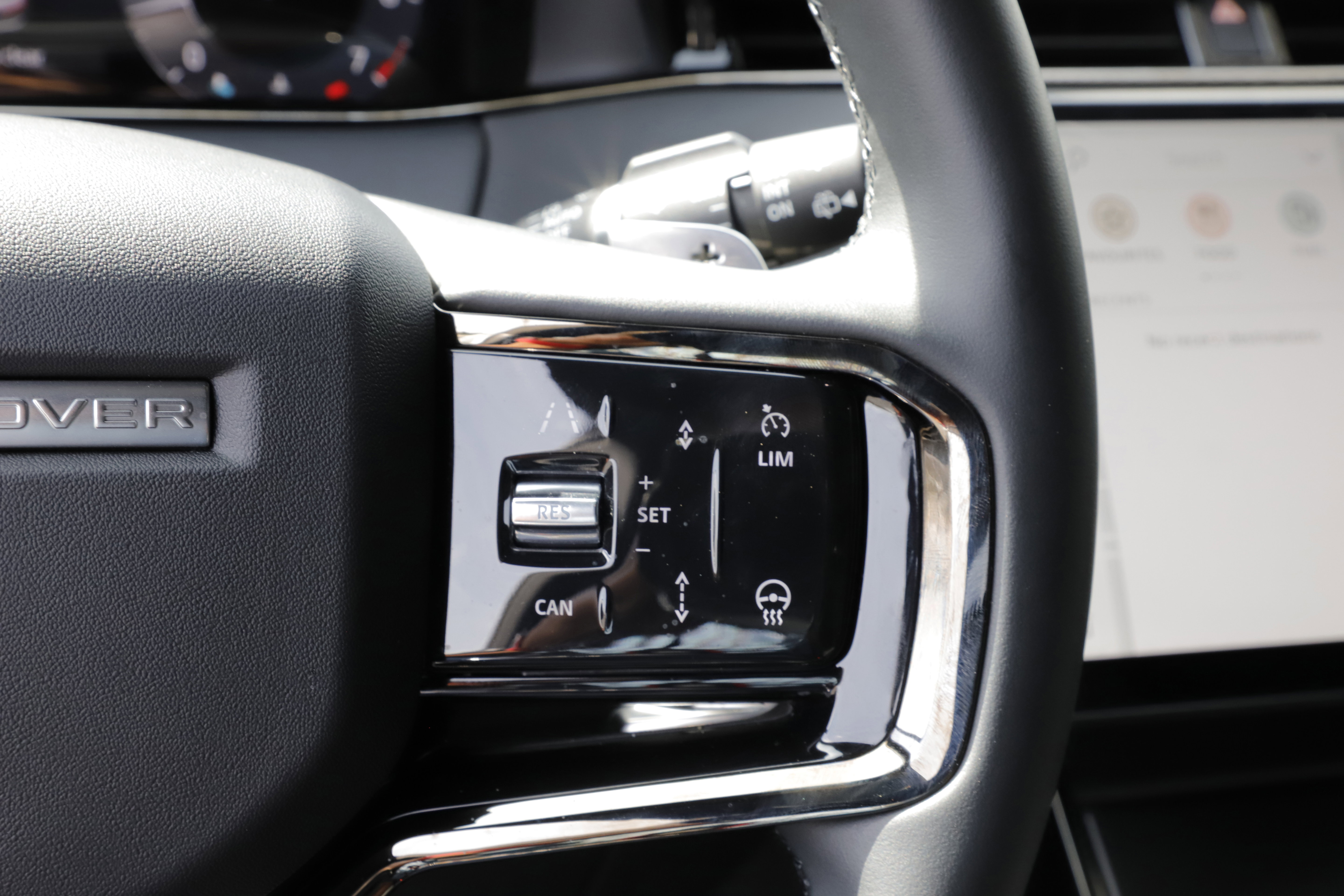 Certified 2025 Land Rover Range Rover Evoque Dynamic SE image 21