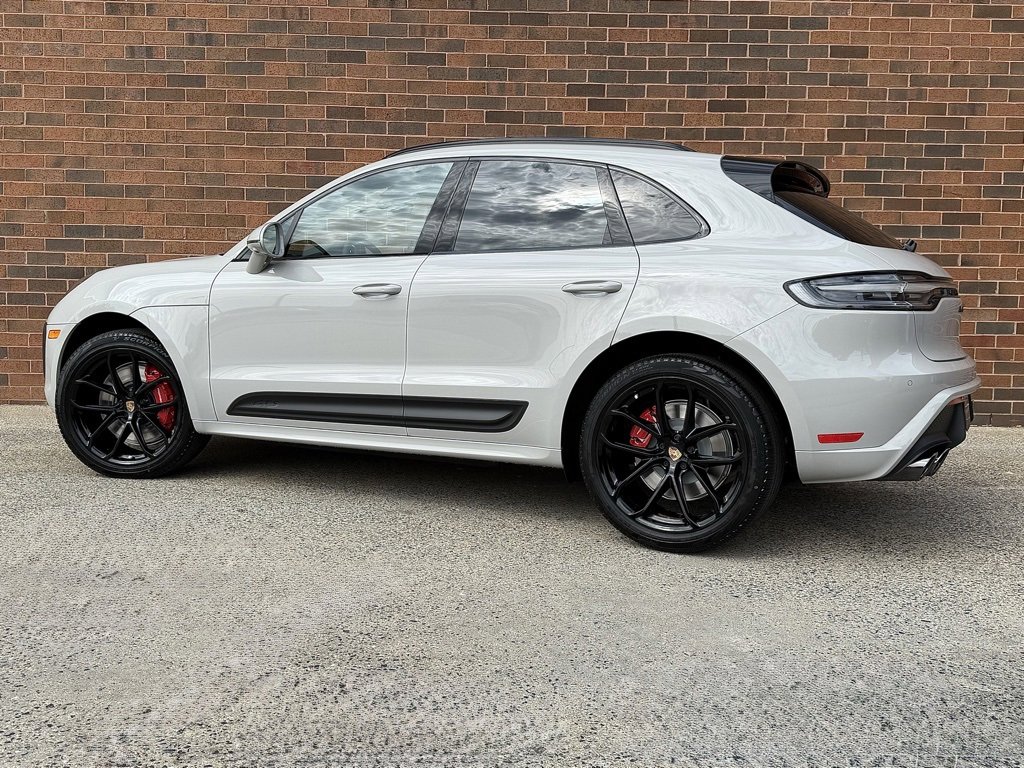 New 2026 Porsche Macan GTS image 3
