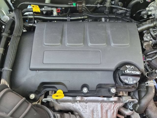 Certified 2021 Buick Encore Preferred AWD/4WD image 28