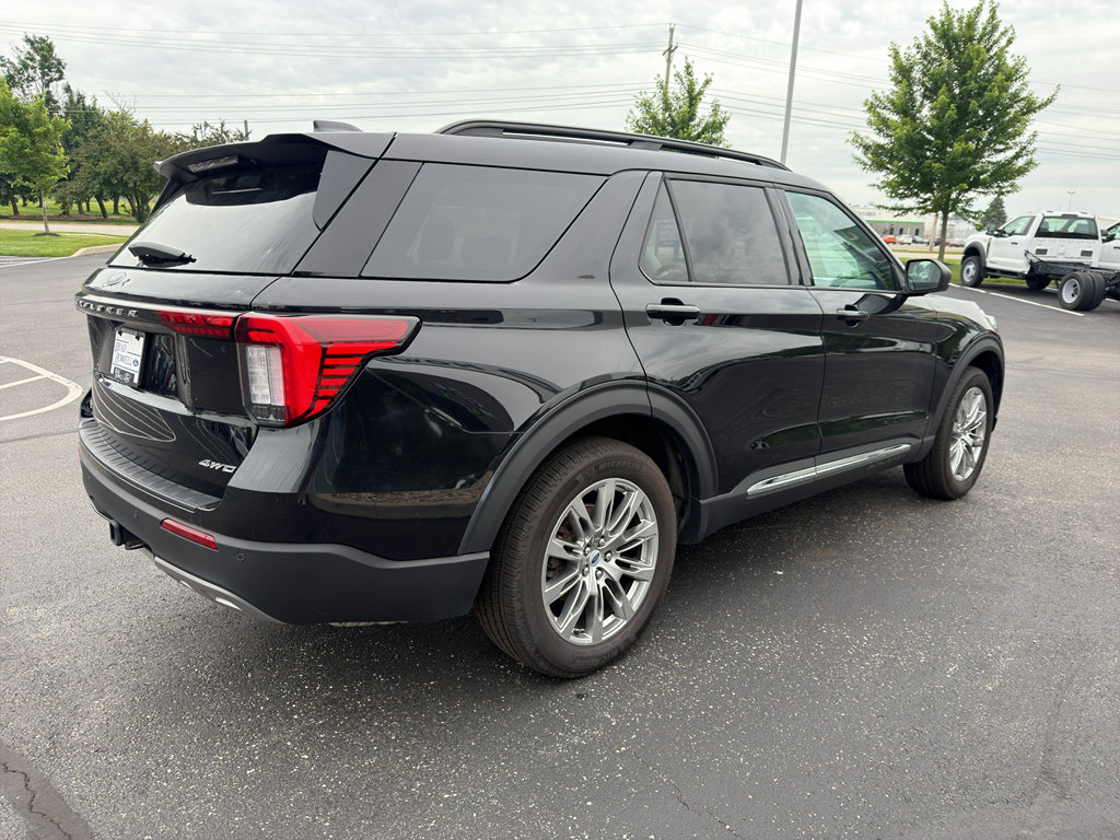 Used 2025 Ford Explorer Active w/ Active Comfort Package AWD/4WD image 6