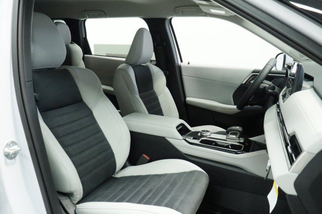 New 2026 Mitsubishi Outlander SE FWD image 18