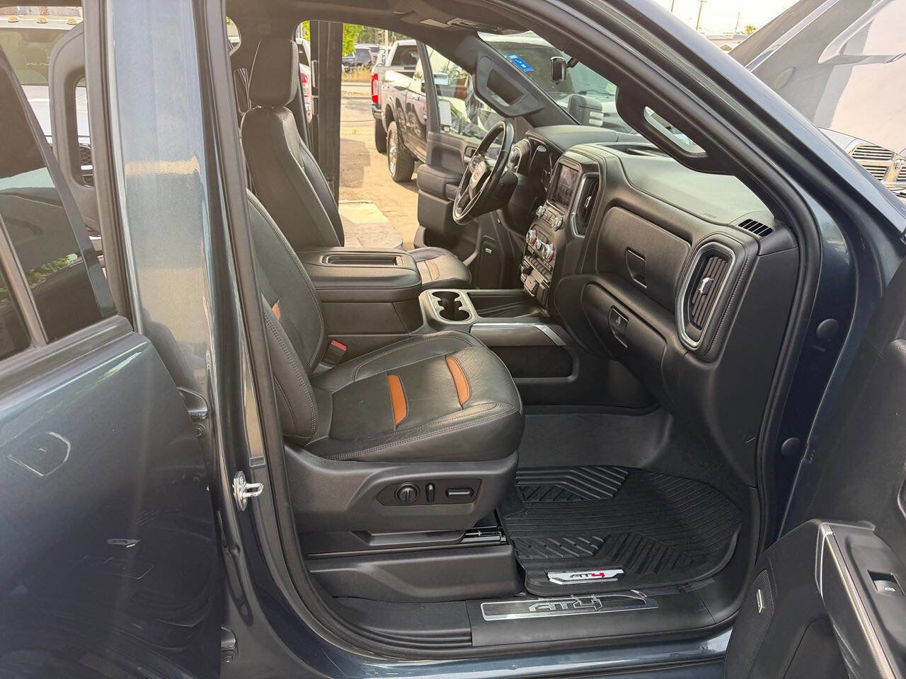 Used 2020 GMC Sierra 3500 AT4 w/ AT4 Premium Package image 59