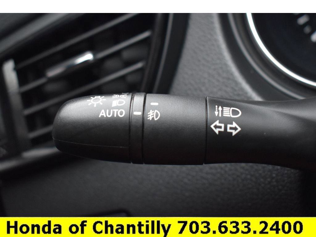 Used 2021 Nissan Rogue Sport SV image 11