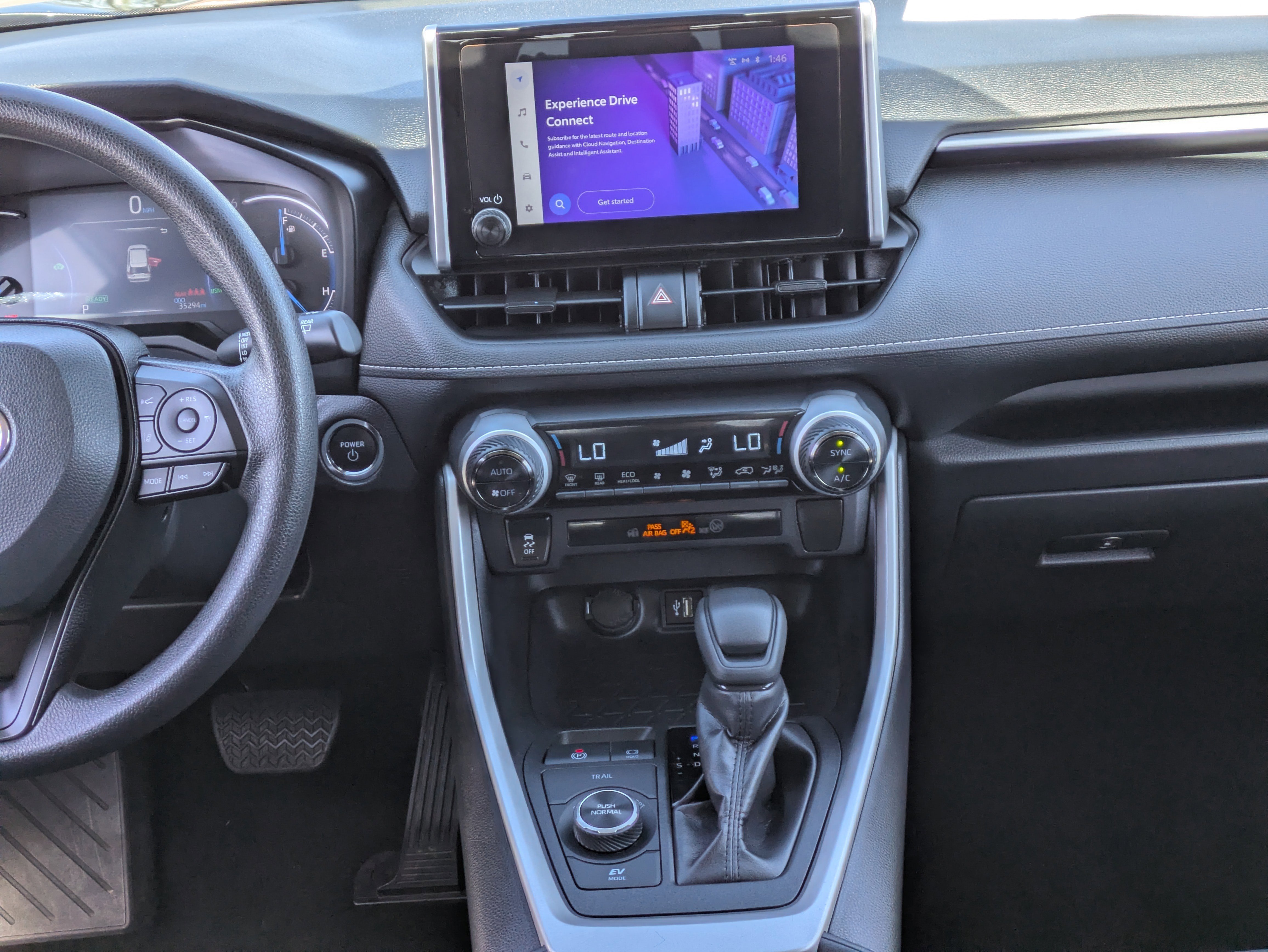 Used 2025 Toyota RAV4 XLE AWD/4WD image 17