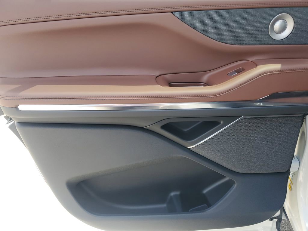 New 2025 Lincoln Navigator L Reserve image 9