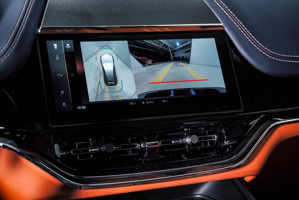 New 2026 Aston Martin DBX 707 image 29