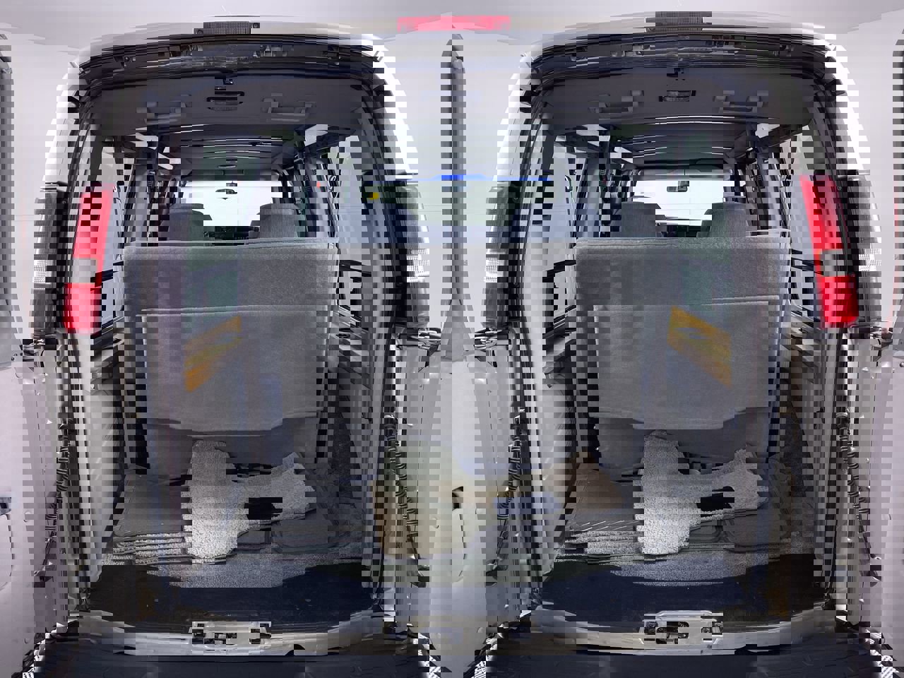 Used 2003 GMC Savana 1500 w/ Preferred Equipment Group 3 image 11
