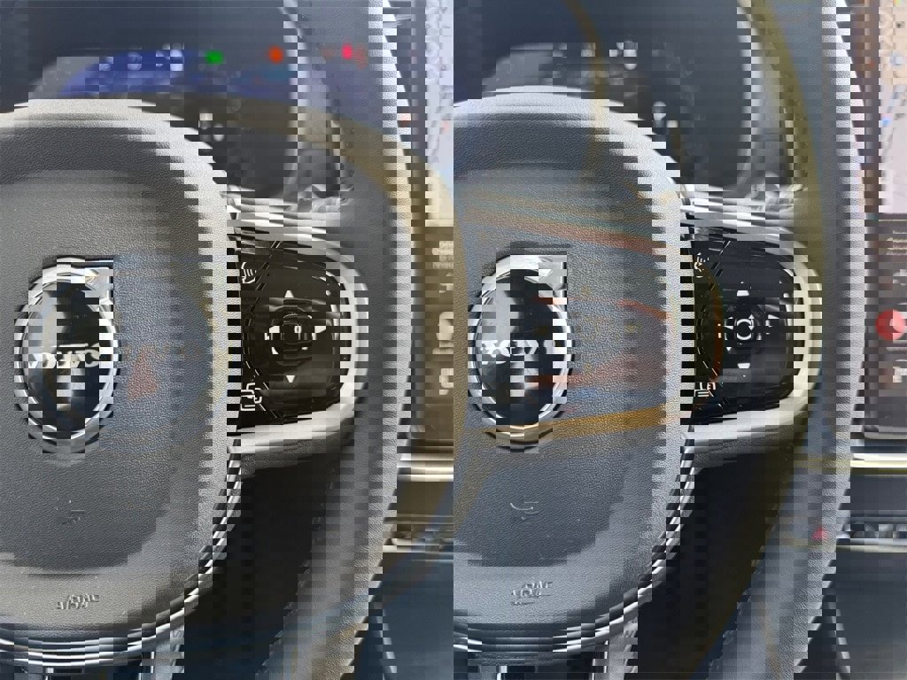 New 2025 Volvo XC90 B6 Ultra w/ Protection Package image 15