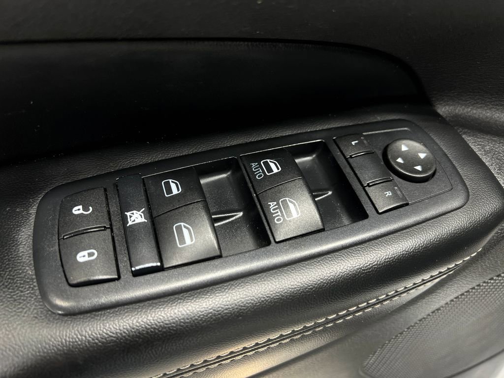 Used 2016 Jeep Grand Cherokee Limited AWD/4WD image 17