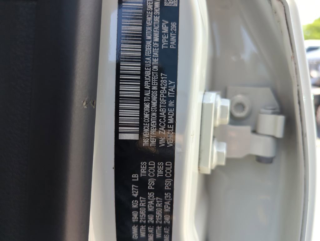 Used 2015 Jeep Renegade Latitude FWD image 37