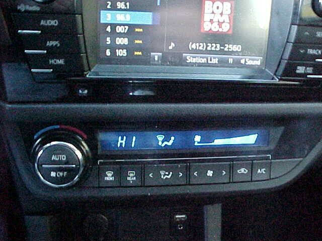 Used 2015 Toyota Corolla S image 19