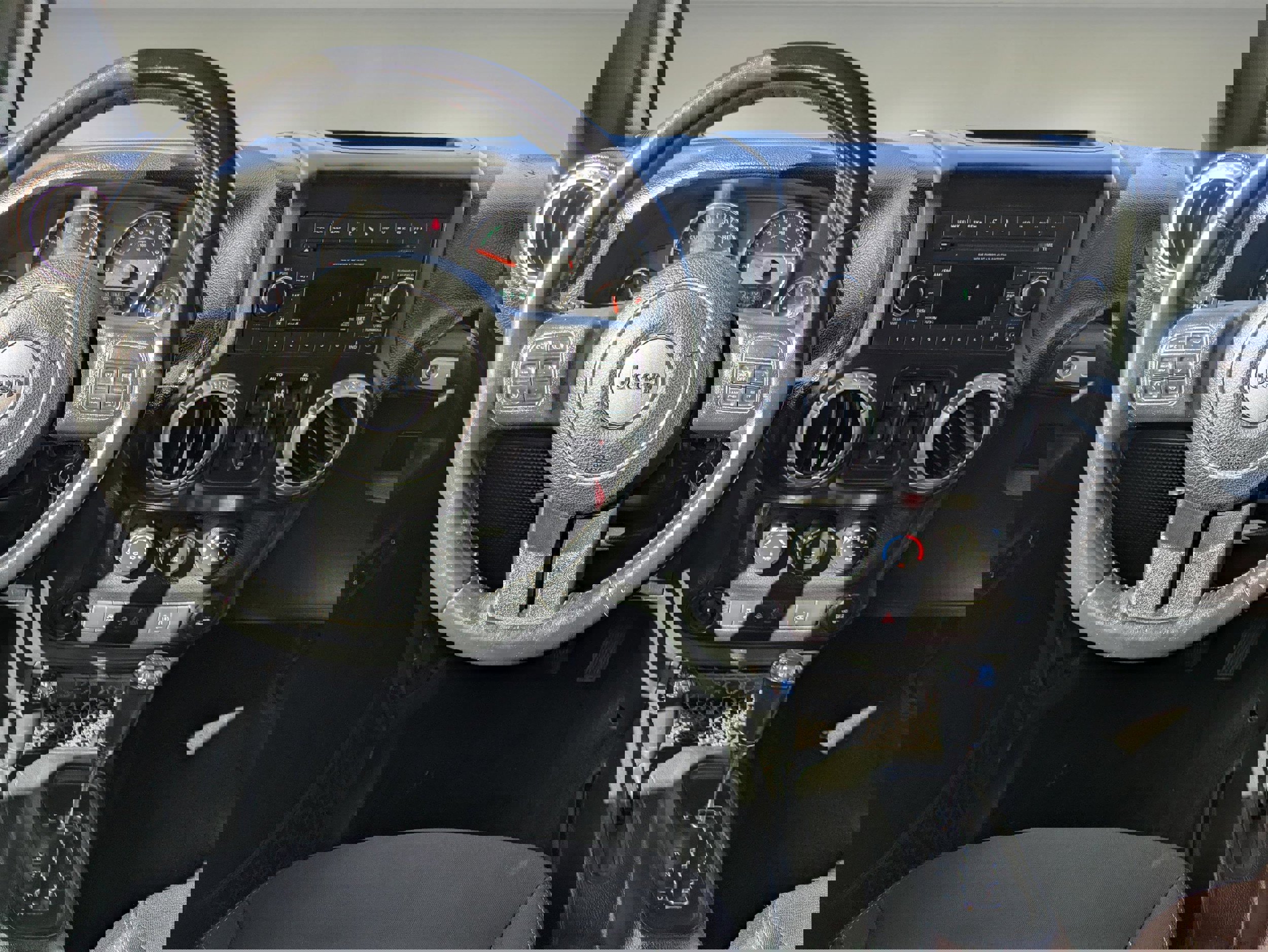 Used 2017 Jeep Wrangler Unlimited Rubicon w/ Connectivity Group image 19