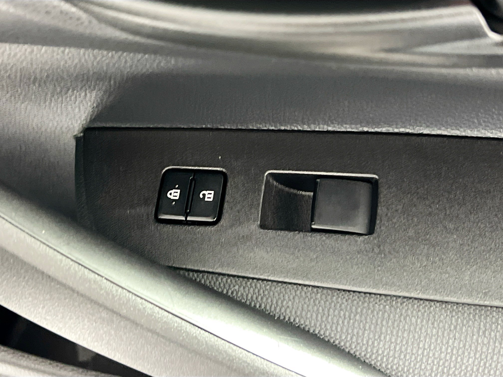 Used 2026 Toyota Corolla LE FWD image 31
