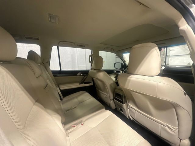 Used 2020 Lexus GX 460 Premium w/ Premium Package AWD/4WD image 16
