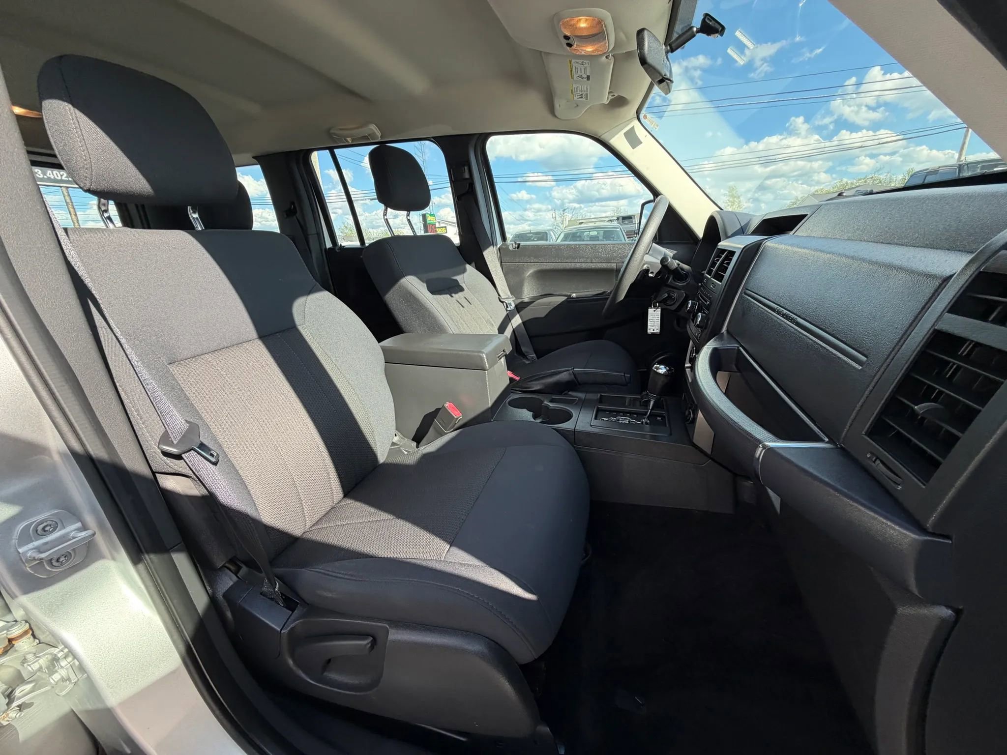 Used 2011 Jeep Liberty Sport AWD/4WD image 12