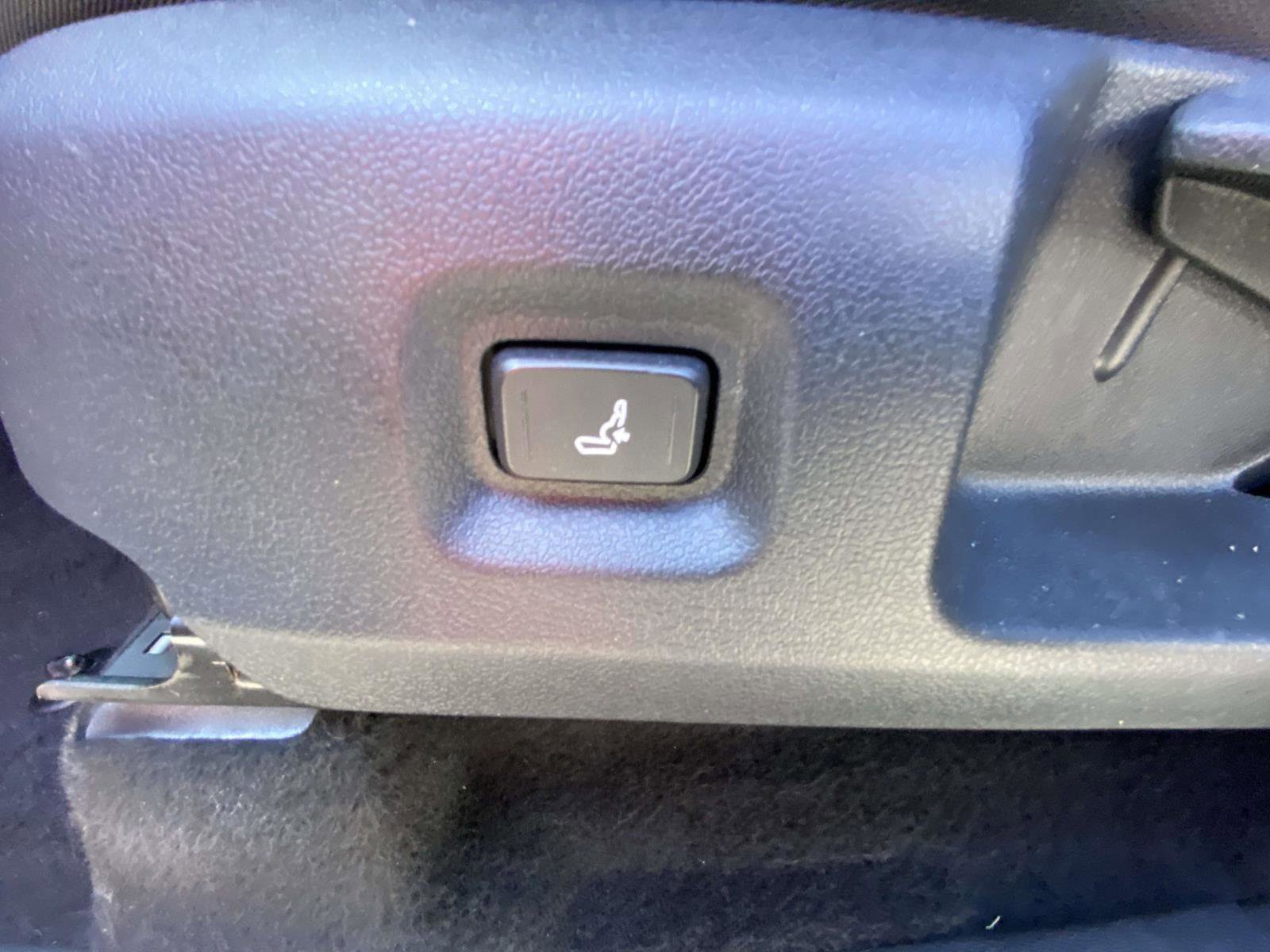 Used 2024 Toyota Tacoma SR image 17