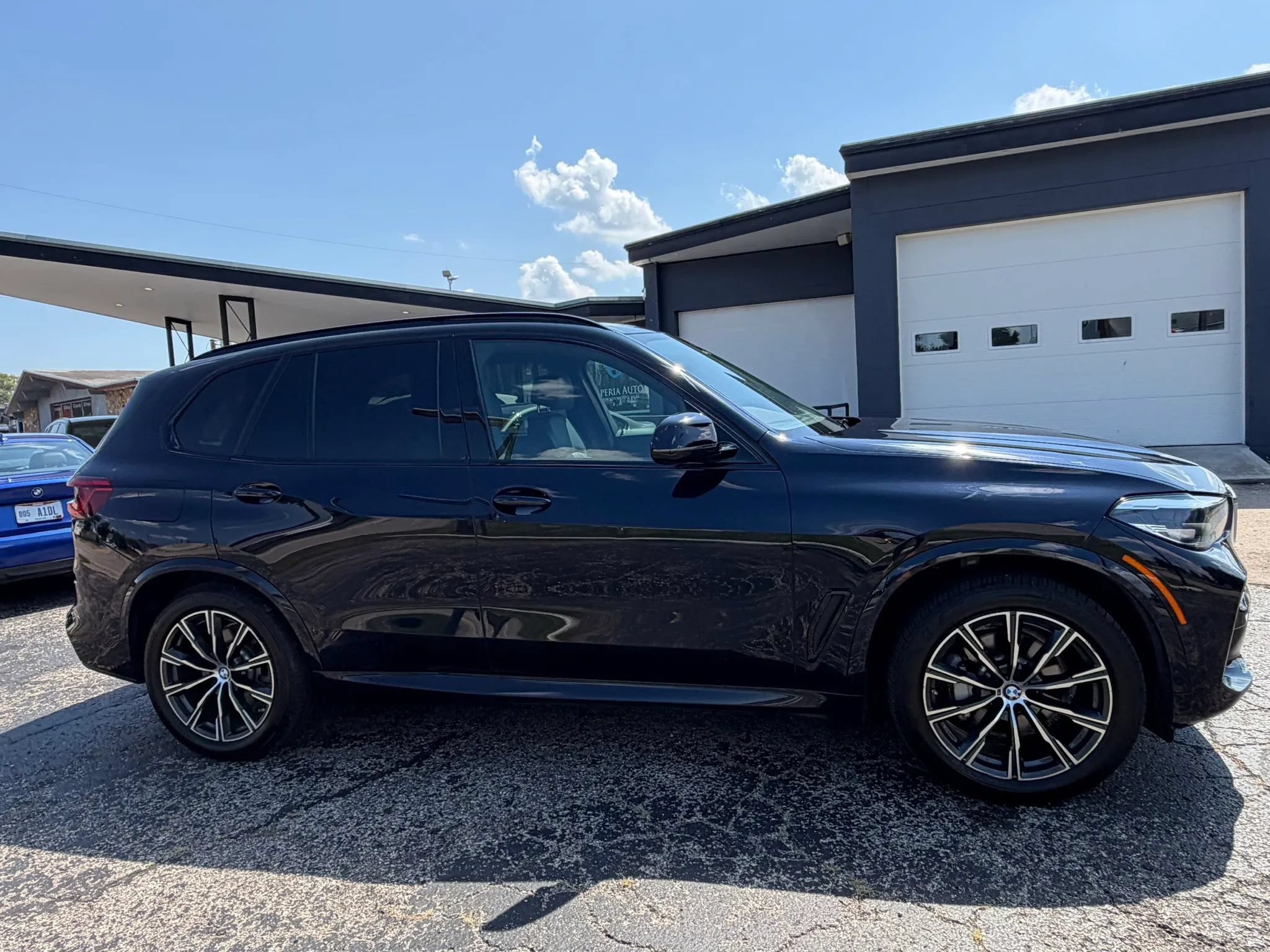 Used 2019 BMW X5 xDrive40i w/ M Sport Package AWD/4WD image 9