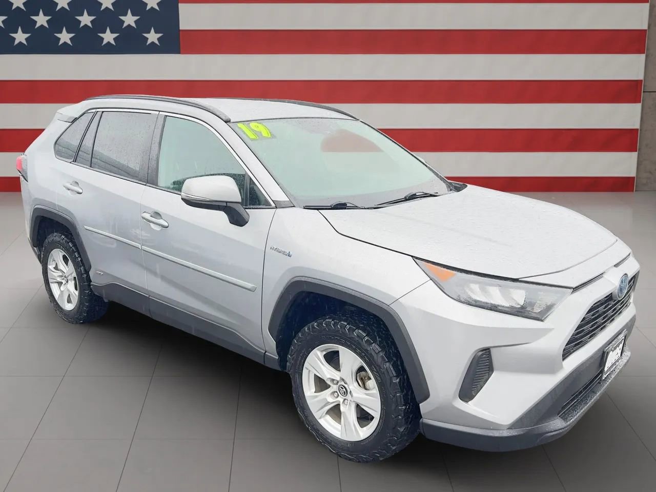 Used 2019 Toyota RAV4 LE w/ Carpet Mat Package image 1