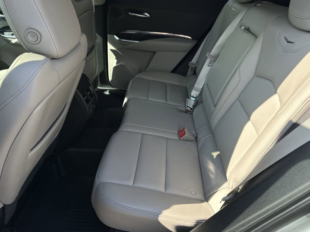 Used 2019 Cadillac XT4 Luxury w/ Cold Weather Package FWD image 15