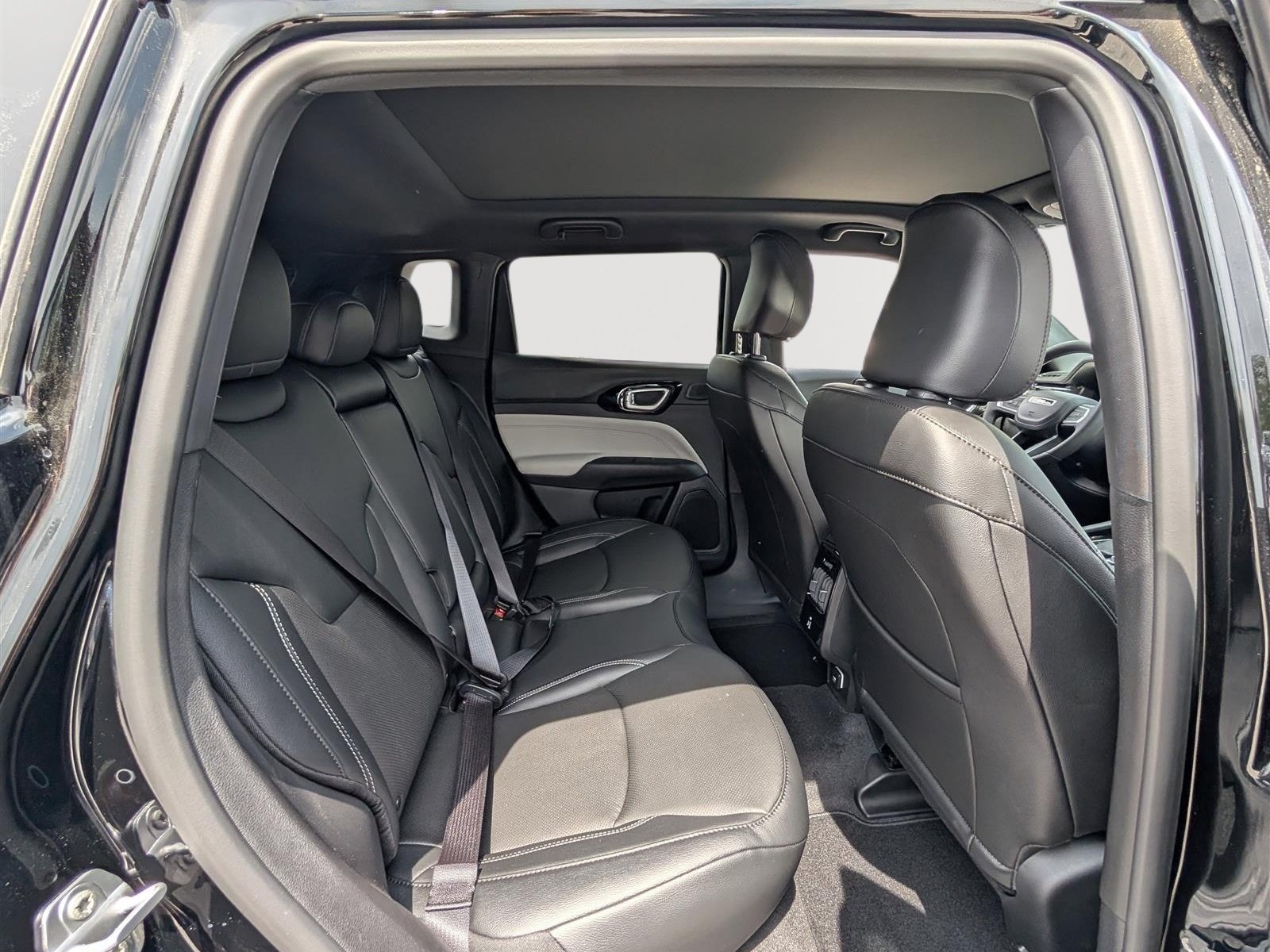 New 2025 Jeep Compass Limited w/ Elite Group AWD/4WD image 7