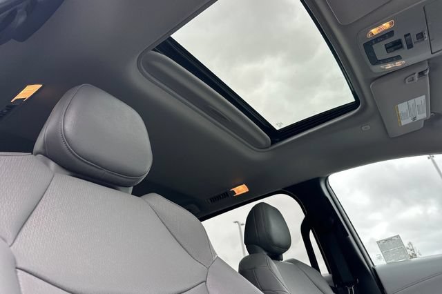 Certified 2026 Toyota Sienna XLE FWD image 23